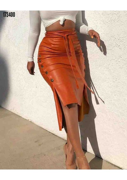 Kadın Yüksek Bel Kuşaklı Yanlardan Düğmeli Mini Deri Etek, Kırmızı Gül Figürlü Kolye Hediye fiyatları