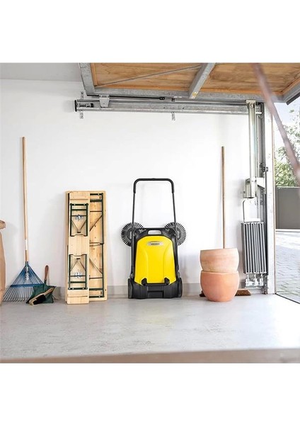 Kärcher Süpürme Makinesi S 4 Twin (Maksimum Yüzey Performansı: 2400 M²/h, 2 Yan Fırça, Süpürme Kabı: fırsatları