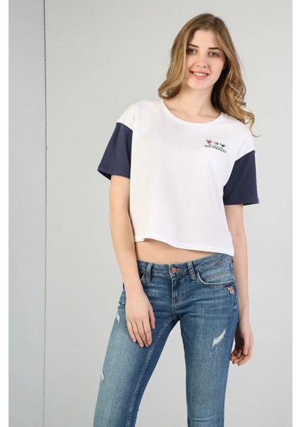 Kadın Beyaz Bisiklet Yaka Kısa Kol Tişört indirimleri