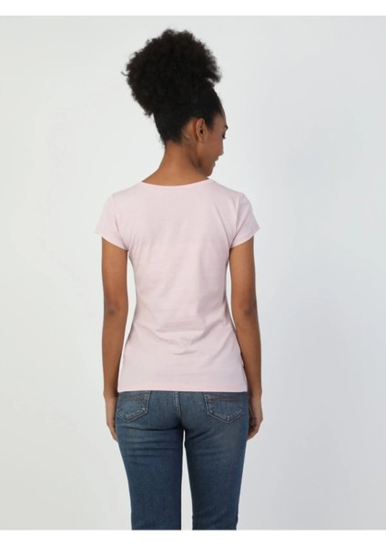 Slim Fit Bisiklet Yaka Çiçek Baskılı Pembe Kadın Kısa Kol Tişört