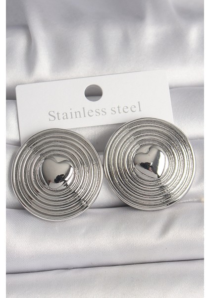 Pirinç Gümüş Renk Kalp Işlemeli Daire Plaka Model Kadın Küpe - Lisinya