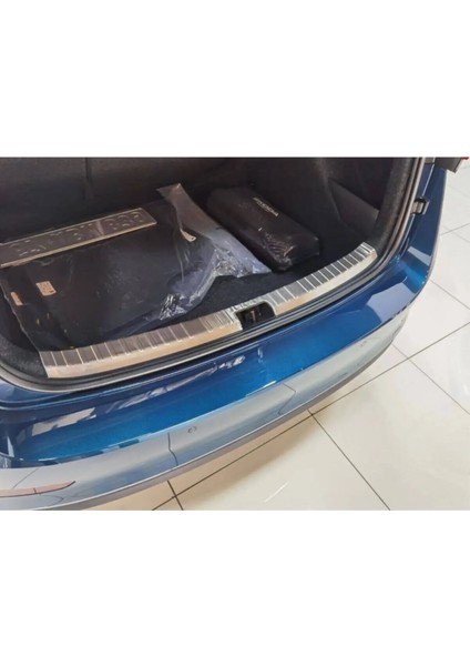 Skoda Scala Uyumlu Arka Tampon Iç Eşiği 2020 Üzeri Paslanmaz Krom fiyatları