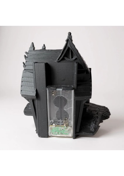 3D Baskı LED Işıklı Perili Ev – Mat Siyah Dekoratif Obje