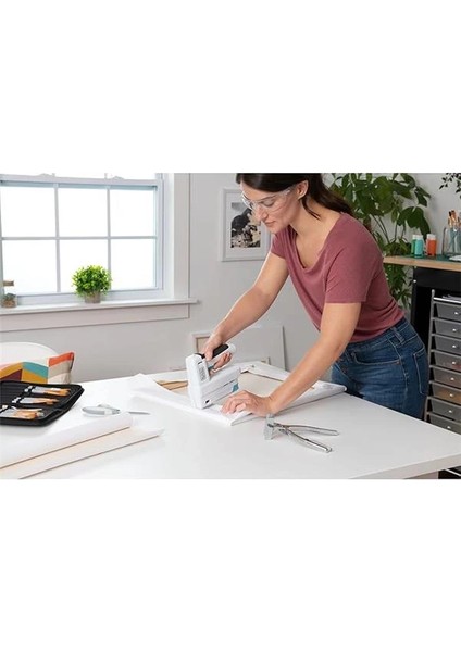 Black + Decker Hobi Serisi 3.6 V 1.5AH Zımba Tabancası, BCN115-XJ fırsatları