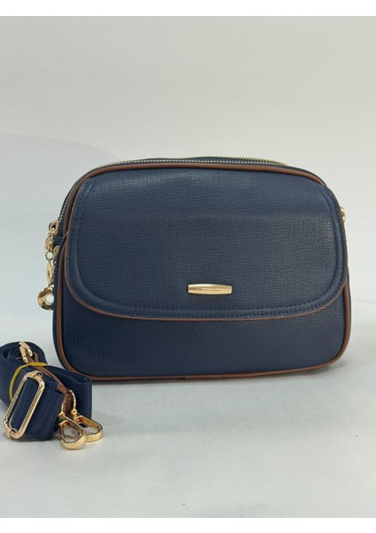 Kapak Detaylı Çok Gözlü Çapraz Çanta