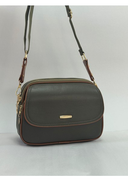 Kapak Detaylı Çok Gözlü Çapraz Çanta fırsatları