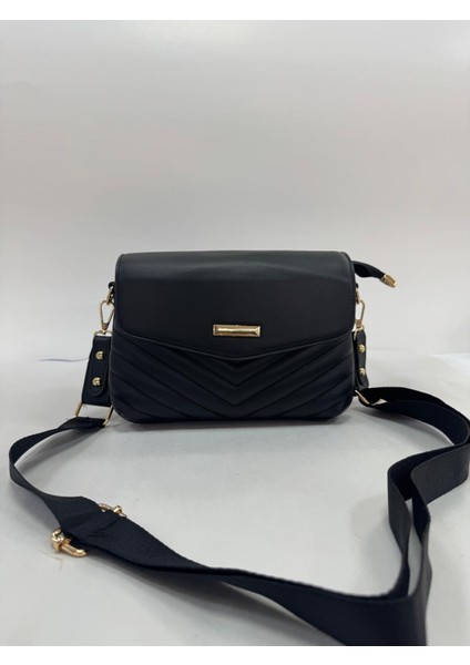 Üç Bölmeli Kapak Detaylı Nakışlı Bayan Çapraz Omuz Çantası