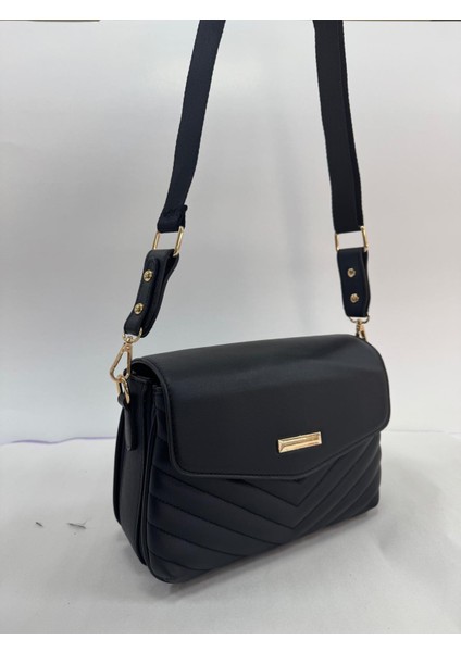 Üç Bölmeli Kapak Detaylı Nakışlı Bayan Çapraz Omuz Çantası fiyatları