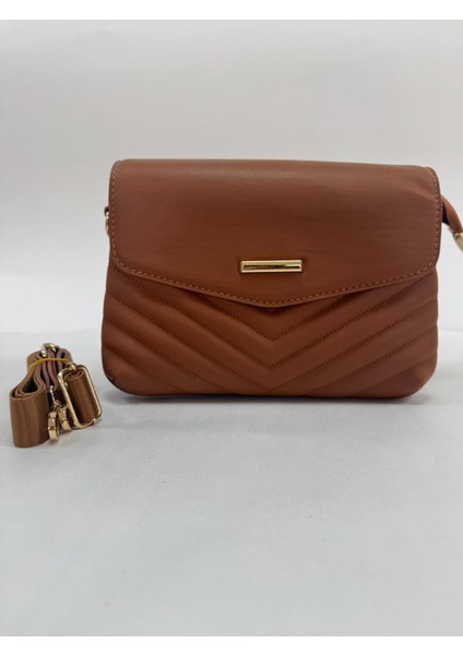 Üç Bölmeli Kapak Detaylı Nakışlı Bayan Çapraz Omuz Çantası fırsatları