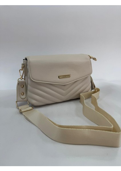 Üç Bölmeli Kapak Detaylı Nakışlı Bayan Çapraz Omuz Çantası