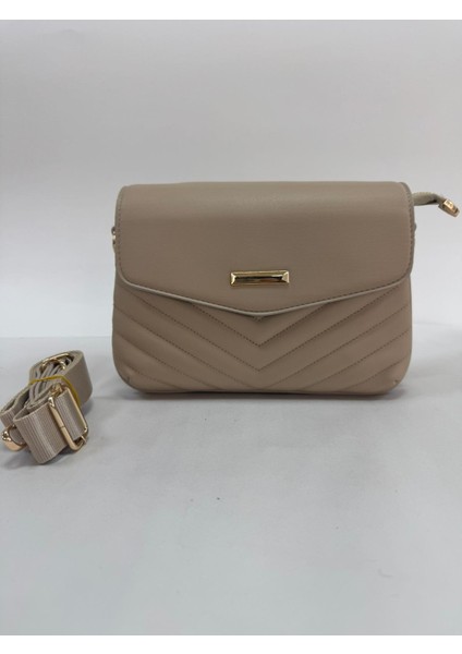 Üç Bölmeli Kapak Detaylı Nakışlı Bayan Çapraz Omuz Çantası fiyatları