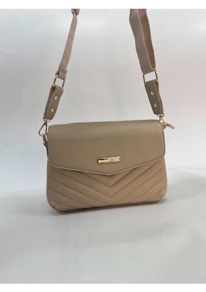 Üç Bölmeli Kapak Detaylı Nakışlı Bayan Çapraz Omuz Çantası