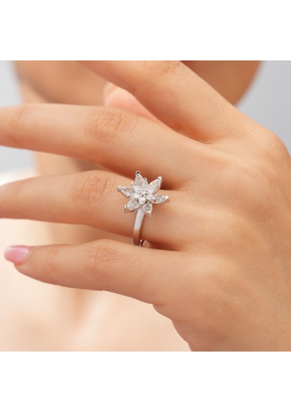 925 Ayar Rodyum Kaplama Lotus Çiçeği Gümüş Yüzük