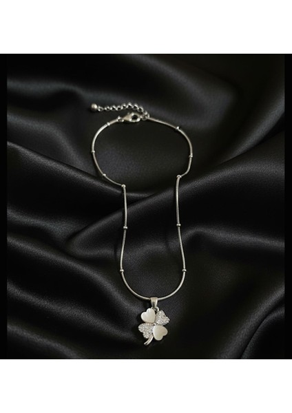 Şans Yoncası Kolye