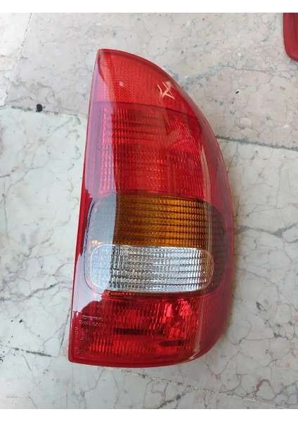 Opel Corsa B Stop Lambası Sol Taraf Depo Opel Corsa B Stop Lamba