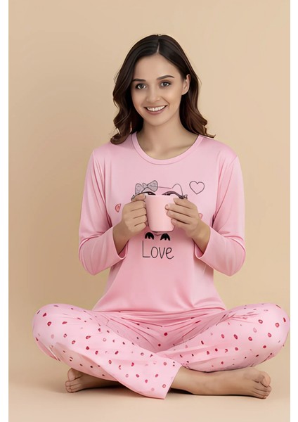 Love Baskılı Pijama Takımı – Uzun Kollu Pembe Üst & Desenli Alt | Ev Giyim & Uyku Takımı modelleri
