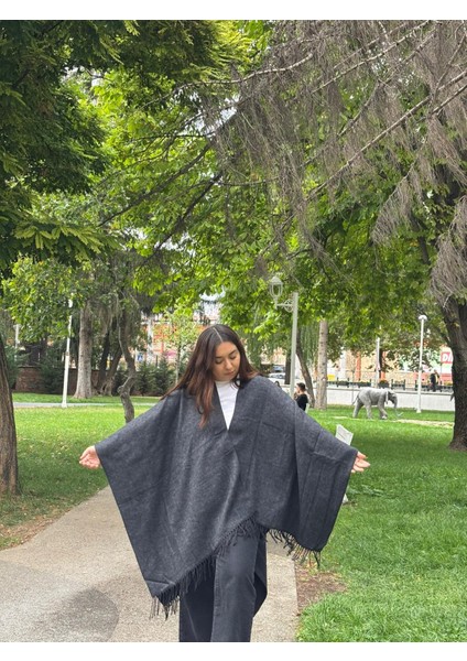 Kadın Çift Taraflı Kışlık Panço Şal – Kalın Dokuma Omuz Şalı, Salaş ve Şık Tasarım modelleri