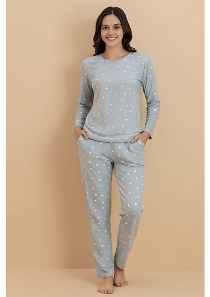 Gri Puantiyeli Pijama Takımı – Uzun Kollu Üst & Rahat Alt | Ev Giyim & Uyku Takımı