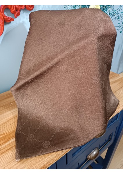 Tesettür Tarz Modern ve Şık Son Moda Kapalı Monogram Desenli Parlak Siyah Renk Jakarlı Şal