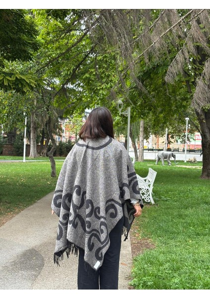 Kadın Çift Taraflı Kışlık Panço Şal – Kalın Dokuma Omuz Şalı, Salaş ve Şık Tasarım fırsatları
