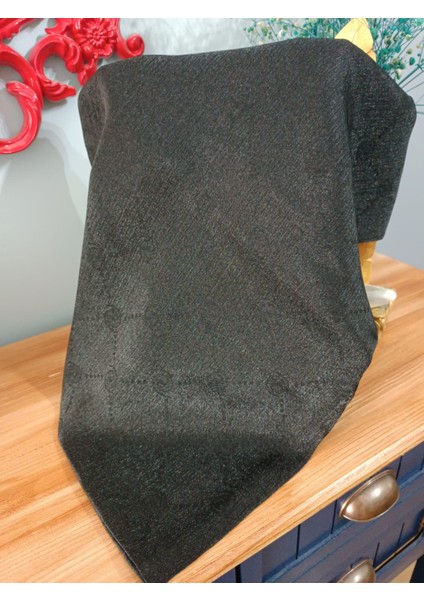 Tesettür Tarz Modern ve Şık Son Moda Kapalı Monogram Desenli Parlak Siyah Renk Jakarlı Şal