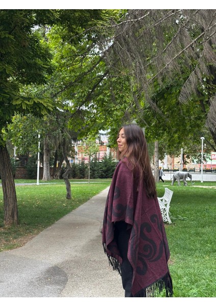 Kadın Çift Taraflı Kışlık Panço Şal – Kalın Dokuma Omuz Şalı, Salaş ve Şık Tasarım fiyatları