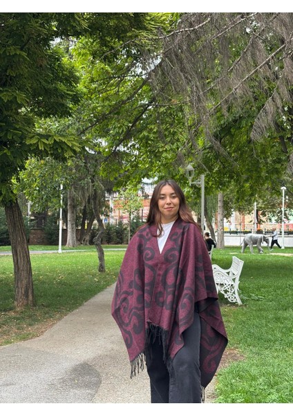 Kadın Çift Taraflı Kışlık Panço Şal – Kalın Dokuma Omuz Şalı, Salaş ve Şık Tasarım fırsatları