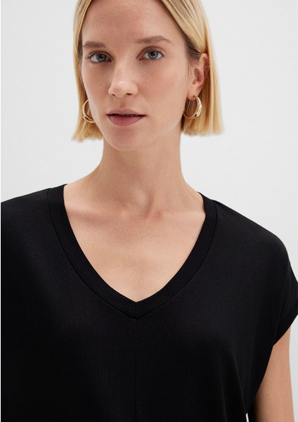 V Yaka Siyah Basic Viskoz Tişört 166449-900