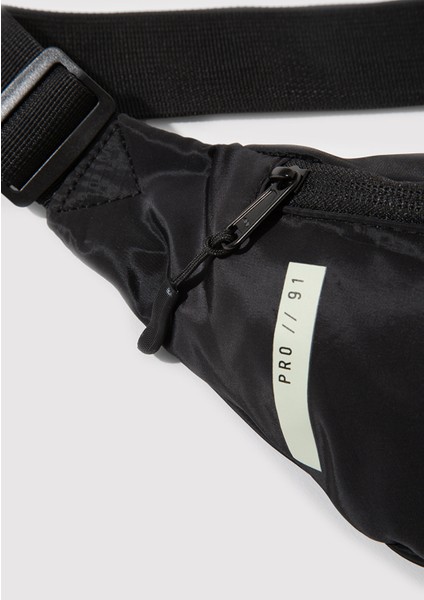 Mavi Pro Siyah Bel Çantası 092693-900