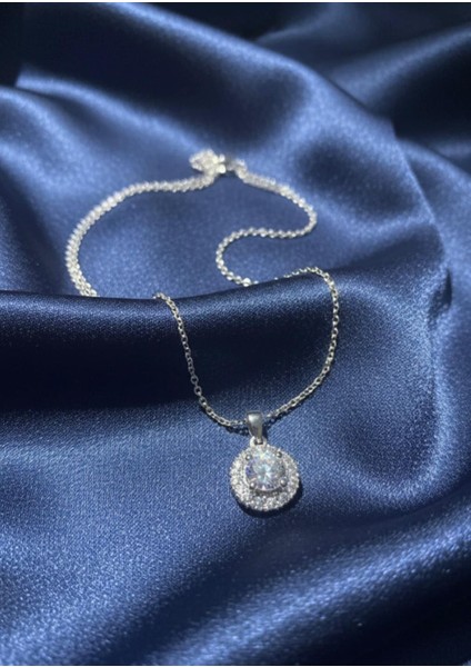 Tek Taş Gümüş Renk Kolye