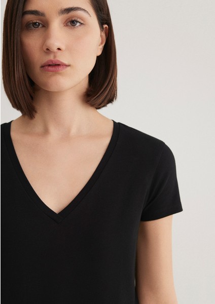 V Yaka Siyah Basic Stretch Tişört 162769-900