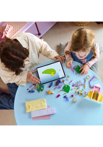 Nessiworld LEGO Gabby’s Dollhouse Tatlı Şekerleme Dağı ve Kedi Bahçesi 11205 modelleri