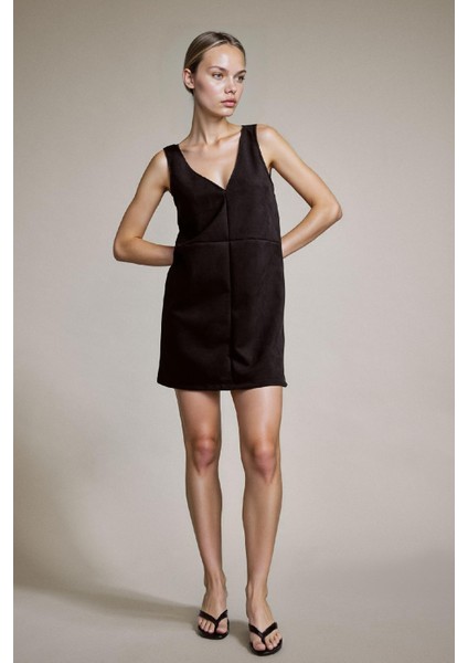 V Yaka Kalın Askılı Süet Mini Elbise G2867AX25AU modelleri