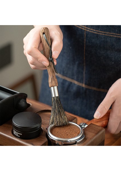 Profesyonel Kahve Fırçası, Doğal Kıllı Kahve Öğütücü Fırçası, Baristalar Için Boyun Askılı Ceviz Saplı Espresso Fırçası (Yurt Dışından) fırsatları