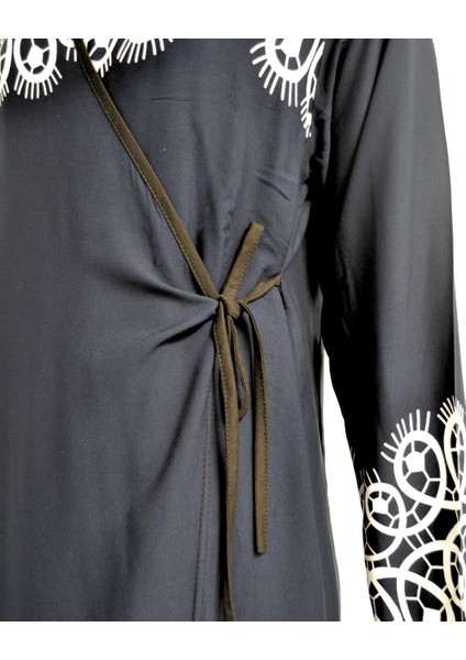 Halkalı Desenli Kruvaze Namaz Elbisesi – Yandan Bağlamalı, Rahat Kesim 36–46 Beden fırsatları