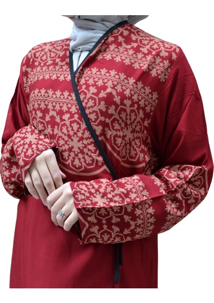 Geometrik Desenli Kruvaze Namaz Elbisesi – Yandan Bağlamalı, Rahat Kalıp 36–46 Beden fırsatları