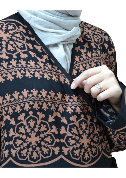 Geometrik Desenli Kruvaze Namaz Elbisesi – Yandan Bağlamalı, Rahat Kalıp 36–46 Beden fırsatları