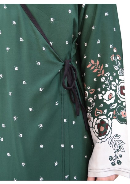 Noktalı Çiçek Desen Kruvaze Namaz Elbisesi – %100 Viskon, Yandan Bağlamalı, Rahat Kalıp 36-46 Beden