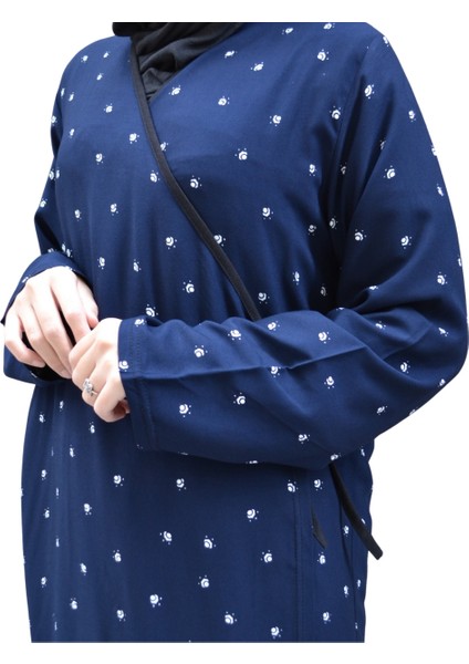 Noktalı Çiçek Desen Kruvaze Namaz Elbisesi – %100 Viskon, Yandan Bağlamalı, Rahat Kalıp 36-46 Beden modelleri