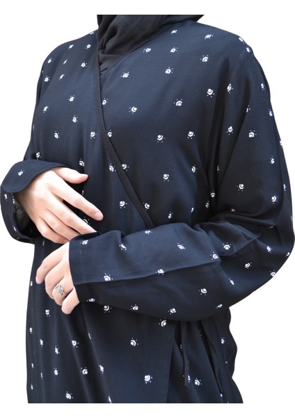 Noktalı Çiçek Desen Kruvaze Namaz Elbisesi – %100 Viskon, Yandan Bağlamalı, Rahat Kalıp 36-46 Beden fiyatları