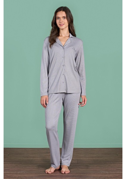 Kadın Gri Renk Önden Düğmeli Uzun Kollu Gömlek Yaka Pijama Takımı C1T4N91