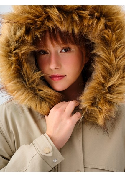 Regular Fit Kadın Mont