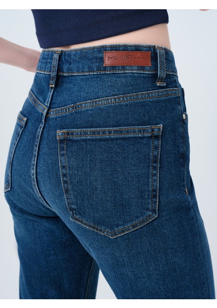 Comfort Straight Comfort Fit Kadın Pantolon