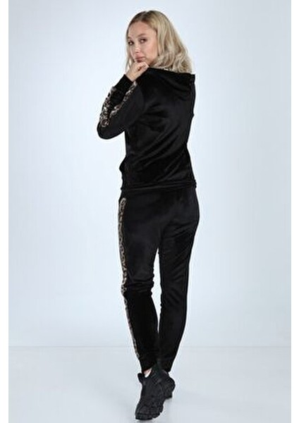 Leopar Şeritli Kadın Kadife Eşofman Takımı Farklı Renk Seçenekleriyle Şık ve Rahat fiyatları