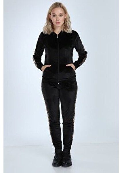 Leopar Şeritli Kadın Kadife Eşofman Takımı Farklı Renk Seçenekleriyle Şık ve Rahat modelleri