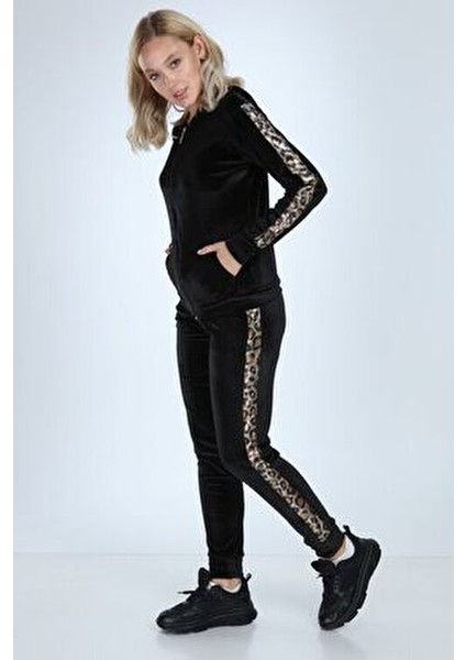 Leopar Şeritli Kadın Kadife Eşofman Takımı Farklı Renk Seçenekleriyle Şık ve Rahat fırsatları