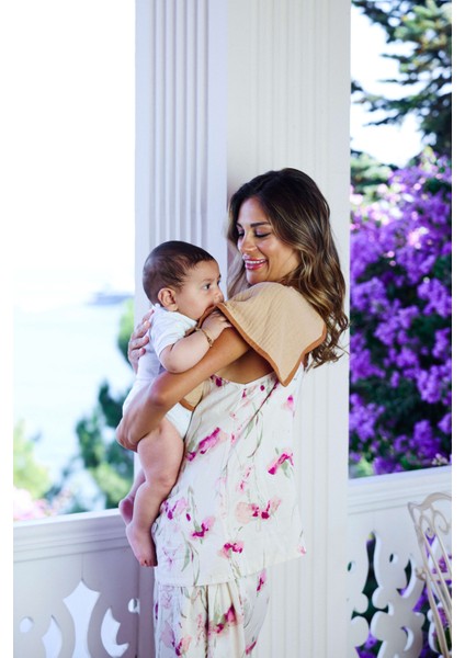 Emici Pamuklu 4’lü Müslin Bebek Omuz ve Ter Bezi Seti