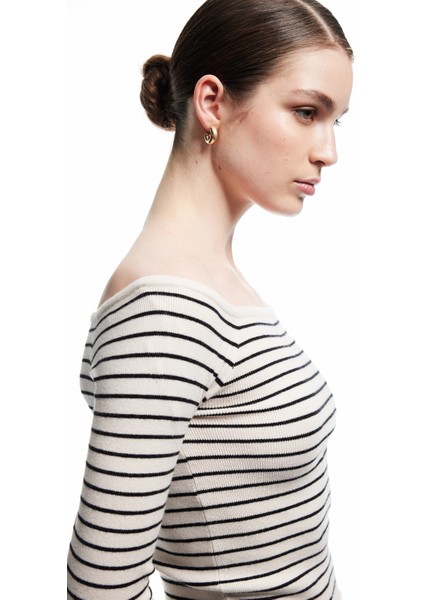 Uzun Kollu Kayık Yaka Triko Kazak fiyatları