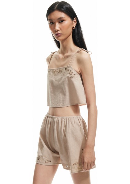 Pamuklu Yüksek Bel Fistolu Brodeli Mini Şort