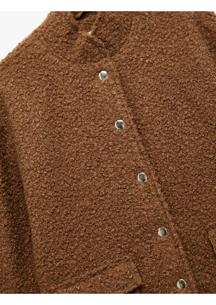 Dik Yaka Uzun Kollu Kapaklı Cepli Bürümcük Ceket modelleri